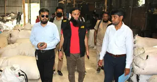 টঙ্গীতে নিষিদ্ধ পলিথিন কারখানায় র্যাবের অভিযান, লাখ টাকা জরিমানা